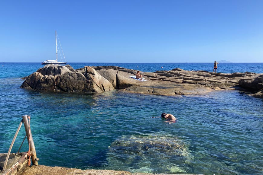 Hotel La Stella e la spiaggia di Seccheto